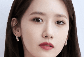 Im Yoon Ah Nationality, Born, Gender, Im Yoon Ah, usually stylized as Yoona, is a popular South Korean pop singer, dancer, actress, model and spokesmodel.
