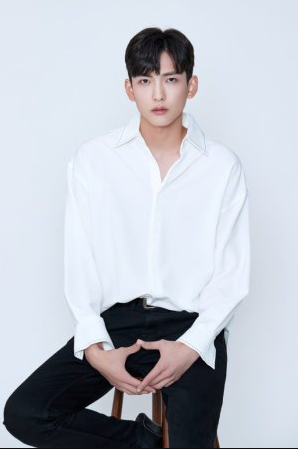 Moon Kang Hyuk Nationality, Born, Gender, Moon Kang Hyuk is a South Korean version and actor represented by YG PLUS.