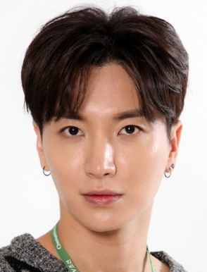 Lee Teuk Nationality, Born, Gender, Park Jeong Su, credited by means of his degree call Leeteuk, is a South Korean singer-songwriter, MC, tv host, and actor.