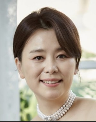 Jang Hye Jin Nationality, Born, Gender, Jang Hye-jin is a South Korean actress. Her appearing profession started out in the Nineteen Nineties.
