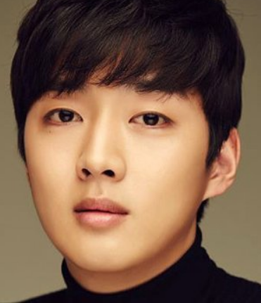 Kang Young Seok Nationality, Born, Gender, Kang Young Seok is a musical actor. He changed into a very good sportsman.