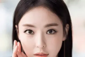 Lee Da Hee Nationality, Born, Gender, Lee Da-Hee is a South Korean model, singer, television, and movie actress underneath Huayi Brothers.