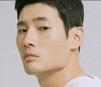 Roy Nationality, Born, 로이, Gender, Roy is a South Korean actor.
