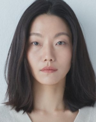 Kim Shin Rok Nationality, Age, 김신록, Born, Gender, She is a South Korean actress.
