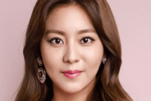 Uee Nationality, Age, Born, 유이, 김유진, Gender, Kim Yu Jin, better known by her stage name Uee, is a South Korean artist and entertainer.