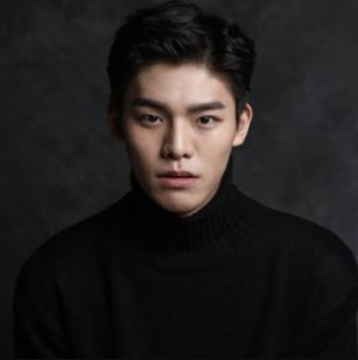 Kim Tae Jung Plot, Nationality, Age, Born, 김태정, Gender, Kim Tae Jung is an up-and-coming South Korean actor.
