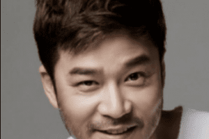 Hwang Man Ik Nationality, Age, Born, Gender, 황만익, Plot, Musical Theater Actor, Theatrical Stage Actor, Film and Drama Actor, International Film Voice Dubbing.