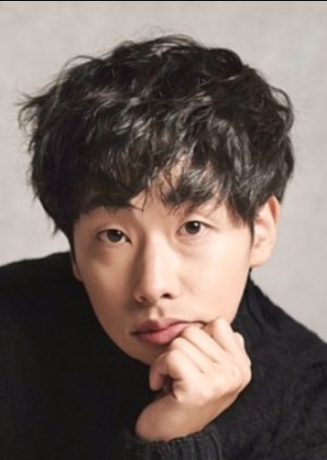 Shin Hee Chul Nationality, 신희철, Age, Born, Gender, Plot, Shin Hee Chul is a Korean actor.