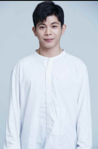 Lee Ho Cheol Nationality, Gender, Born, Age, Plot, Lee Ho Cheol is an actor and director.