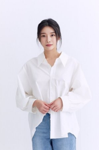 Moon Seo Youn Nationality, Gender, Age, Born, Plot, Moon Seo Youn is a South Korean actress managed by using Hinge Entertainment.