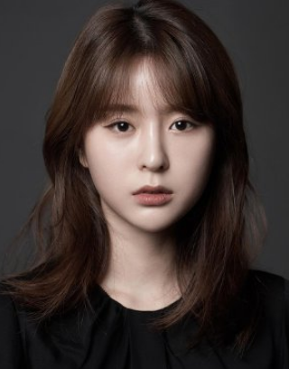 Kim Nu Ri Nationality, Age, Born, Gender, 김누리, Plot, A rookie actress under FNC entertainment.
