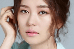 Hwang Sun Hee Nationality, Age, Born, Biography, 황선희, Gender, Plot, Hwang Sun Hee is a Korean actress whose short profession has already made her a celebrity in the eyes of her fans.