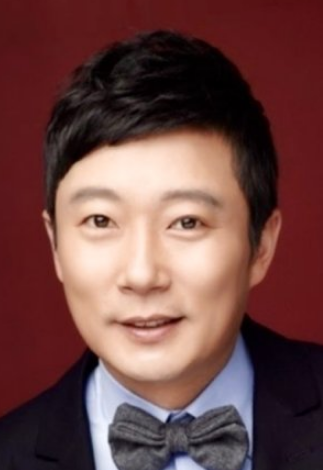 Lee Soo Geun Nationality, Age, Born, Gender, Biography, Plot, Lee Soo Geun is a South Korean comic who has labored on some of comedy shows on South Korean tv.