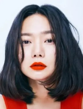 Bae Doo Na Nationality, Gender, Biography, Age, Born, 배두나, Plot, Actress Bae Doo Na started her expert career as a fashion version in 1998.