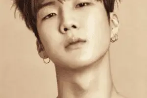 Lee Seung Hoon Nationality, Gender, Age, 이승훈, Born, Plot, Lee Seung Hoon is a member of the ok-pop boy band Winner underneath YG Entertainment which debut on August 17, 2014.