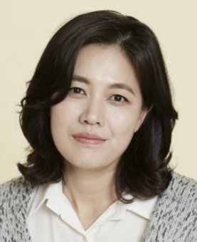Kim Jung Young Nationality, Age, Born, Gender, 김정영, Biography, Plot, Kim Jung Young is a South Korean actress. She made her performing debut in 2000.