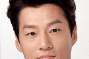 Lee Chun Hee Nationality, Biography, Age, Born, Gender, Plot, Lee Chun Hee is a South Korean actor.