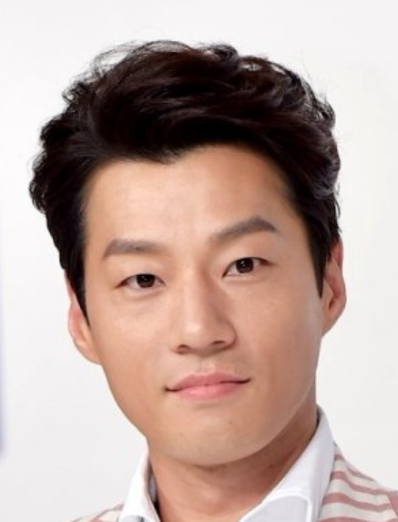 Lee Chun Hee Nationality, Biography, Age, Born, Gender, Plot, Lee Chun Hee is a South Korean actor.