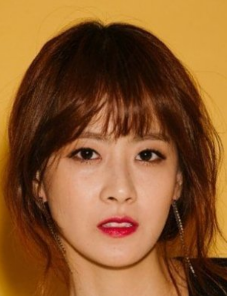 Ryu Hyun Kyung Biography, Age, Born, Gender, Nationality, 류현경, Plot, Ryu Hyun Kyung is a South Korean actress underneath H& Entertainment.