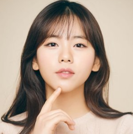Jung Da Eun Nationality, Biography, Age, 정다은, Born, Gender, Plot, Jung Da Eun is an up-and-coming South Korean actress who turned into born on January 26, 2001.