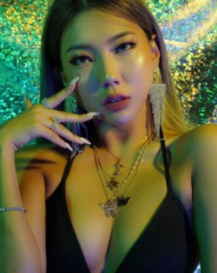 Simeez Nationality, Gender, Age, Born, 시미즈, Biography, Plot, Simeez is a choreographer, dancer, and member of the dance crew LACHICA .