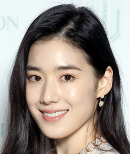 Jung Eun Chae Nationality, Gender, Born, Age, 정은채, Plot, Jung began her career as a model, then made her appearing step forward in Nobody's Daughter Haewon (2013).