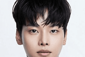 Cha Hak Yeon Nationality, Age, Born, Gender, 차학연, Plot, He moved on from Howon University with a four year college education in melodic examinations.
