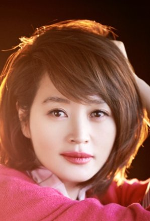 Kim Hye Soo Nationality, 김혜수, Born, Age, 김혜수, Biography, Gender, Kim Hye Soo is a South Korean entertainer. Kim appeared in the 1986 film "Ggambo".