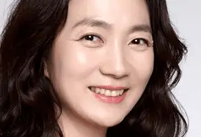 Kim Joo Ryoung Nationality, Biography, Age, Born, 김주령, Gender, Plot, Kim Joo Ryung is a South Korean entertainer.