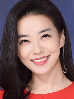 Park Sun Young Nationality, Biography, 박선영, Age, Gender, Plot, She went to Seoul Workmanship School and got a Four-year education in liberal arts.