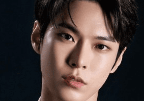 Kim Do Young Nationality, Plot, Biography, 도영, Age, Born, Gender, Kim Dong Young, known by his mononymous name Doyoung, is a South Korean vocalist, entertainer, host, and melodic entertainer brought into the world in Guri, Gyeonggi.
