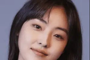 Jeon So Nee Nationality, Gender, Biography, 전소니, Age, Born, Plot, Jeon So-nee is a South Korean entertainer under Administration SOOP.