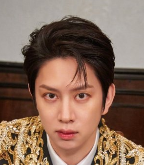 Kim Hee Chul Nationality, Age, Plot, 김희철, Biography, Born, Gender, He is likewise a previous individual from the disbanded pop-rock pair Kim Heechul and Kim Jungmo.