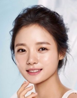 Go Bo Gyeol Biography, Gender, Age, Born, Nationality, 고보결, Plot, She finished her examinations at the Seoul Organization of Expressions.
