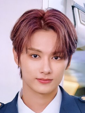 Jun Nationality, 文俊辉, Age, Born, 문준휘, Biography, Gender, Plot, He moved to Korea subsequent to having a touch of acting involvement with China.