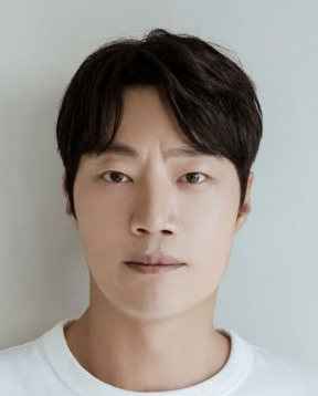 Lee Hee Joon Nationality, Age, Biography, Gender, Born, 이희준, Plot, He dated entertainer Noh Susanna who examined with him at the Korea Public College of Expressions from 2011 till 2014.