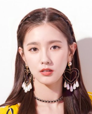Cho Mi Yeon Nationality, Biography, Born, 조미연, Age, Gender, Plot, She made her performance debut with first small scale collection named 'MY' on April 27, 2022.
