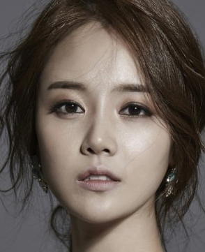 Shin Go Eun Nationality, Plot, Age, Biography, 신고은, Born, Gender, Shin Go Eun is a Korean Pop vocalist that appeared in 2011 under EARLION iSTARS with the Computerized Single Love Pop.