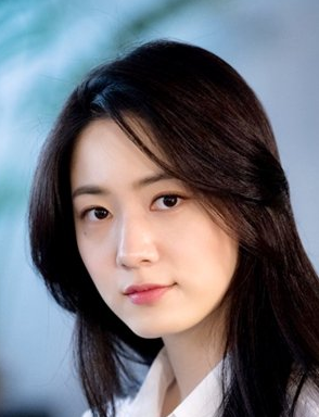 Jung Woo Yeon Nationality, Age, Born, 정우연, Biography, Height, Gender, Plot, Jung Woo Yeon, brought into the world as Ryu Hyo Youthful in Gwangju, is a South Korean entertainer and a previous icon vocalist.