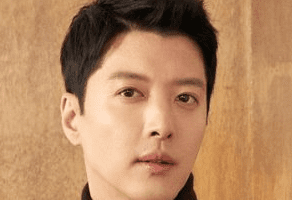 Lee Dong Gun Nationality, Biography, Height, Age, Born, 이동건, Gender, Plot, The couple held a confidential wedding function on September 29th and invited a child young lady on December 14, 2017.