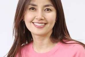 Shin Ae Ra Nationality, Plot, Biography, Age, 신애라, Height, Gender, Shin Ae-ra is a South Korean entertainer. She wedded entertainer Cha In-pyo in 1995.