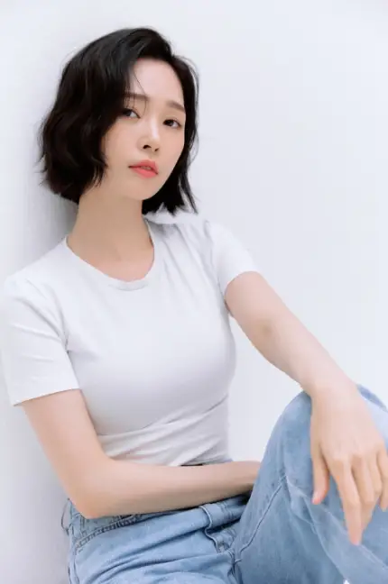 Heo Hye Jin Nationality, Born, Gender, 허혜진, Age, Biography, Plot, Heo Hye Jin is a South Korean entertainer.