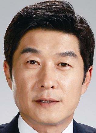 Kim Sang Joong Nationality, 김상중, Gender, Born, Biography, Age, Plot, Kim Sang Joong is a South Korean entertainer.