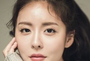 Jin Ye Sol Nationality, Plot, Biography, Age, Born, Biography, Gender, Jin Ye Sol is a well known Korean entertainer.