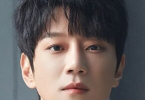 Hwang Chi Yeul Nationality, Biography, Gender, Age, Born, Intro, He is a South Korean singer.