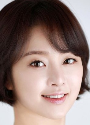 Choi Soo Im Nationality, Biography, Plot, Age, Born, Intro, Choi Soo Im is a South Korean entertainer.