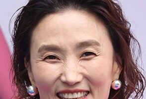 Park Kyung Rim Nationality, Age, Plot, Gender, Born, Bio, Intro, Park Kyung Rim is a South Korean entertainer.