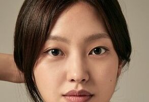 Choi Yoo Hwa Nationality, Plot, Age, Born, Gender, Intro, Choi Yoo Hwa is a South Korean actress.