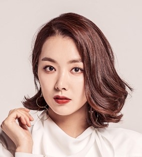 So Yi Hyun Nationality, Gender, Bio, Age, Born, Intro, She is a South Korean actor under H& Entertainment.