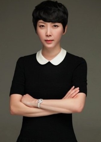 Kim Do Young Nationality, Age, Gender, Biography, Born, Kim Do Young is a South Korean female entertainer.